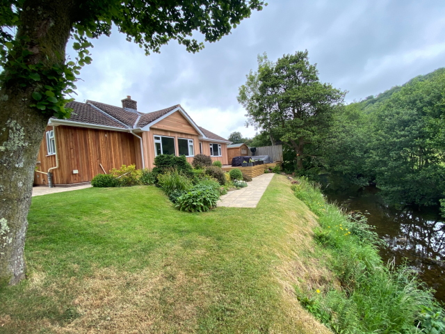 33 Co2 Cedar® Western Red Cedar PTGV 33 Co2 Cedar® House Cladding in Western Red Cedar